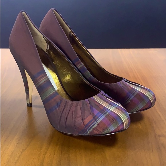 Cynthia Vincent, Bordeaux Red Tartan Plaid heels 7 - Picture 1 of 6